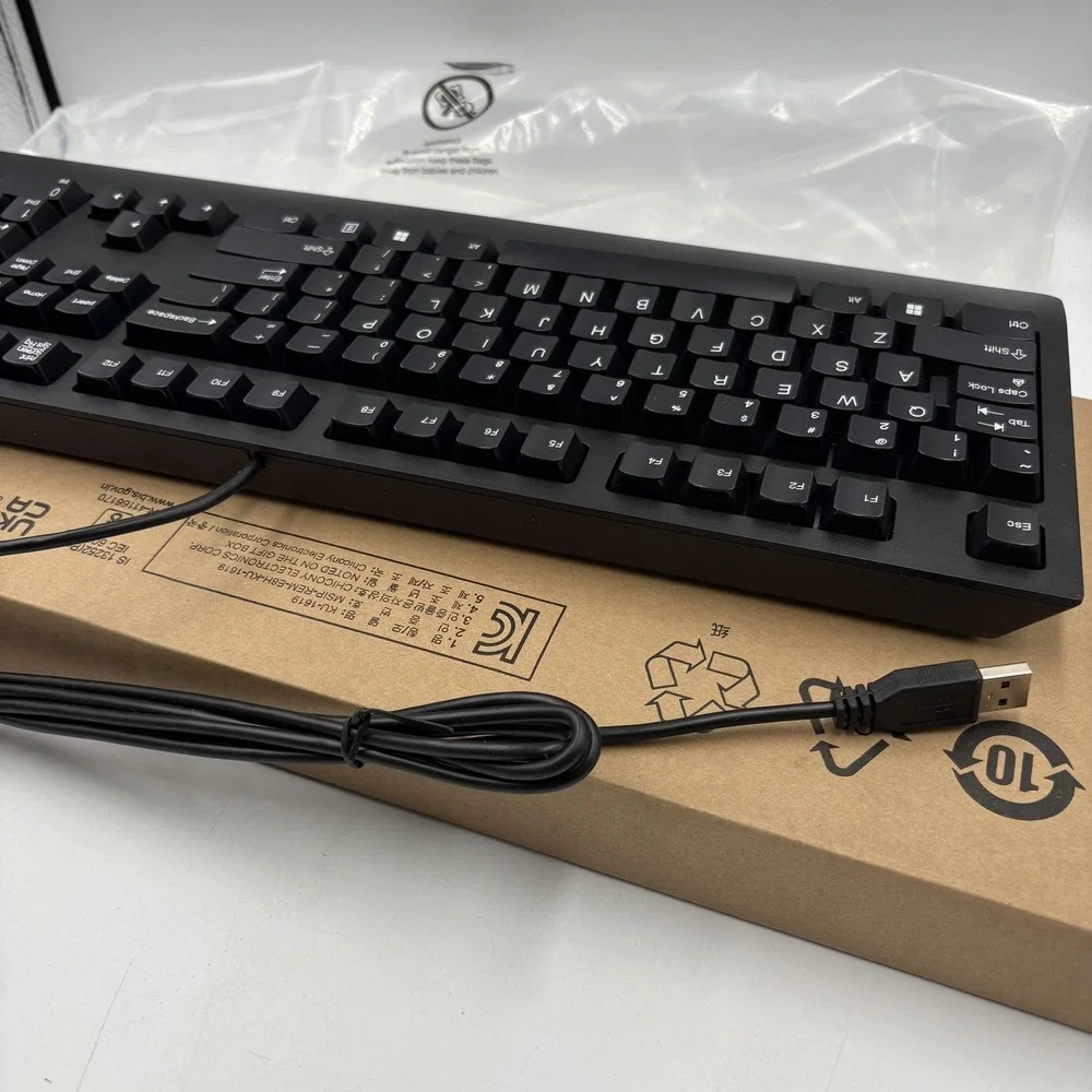 Lenovo Traditional USB Keyboard Black Wired Full Size 104-Key PC Desktop Windows